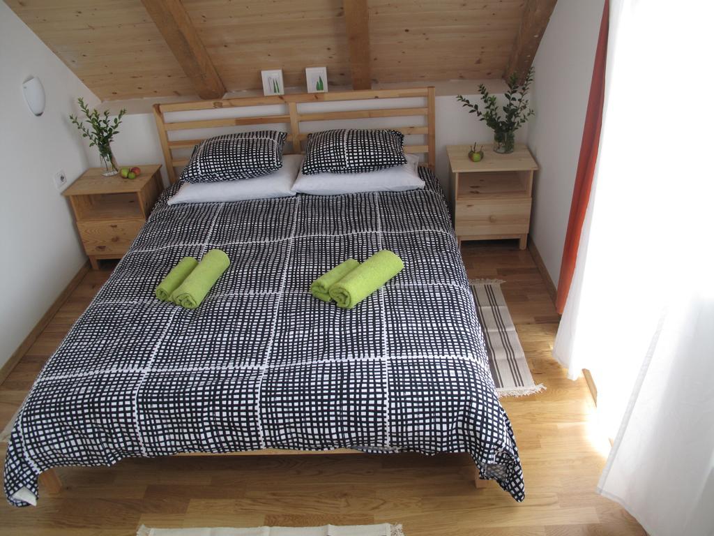 Guesthouse Bor Plitvice Lakes พลิตวิชกา เยเซรา ภายนอก รูปภาพ
