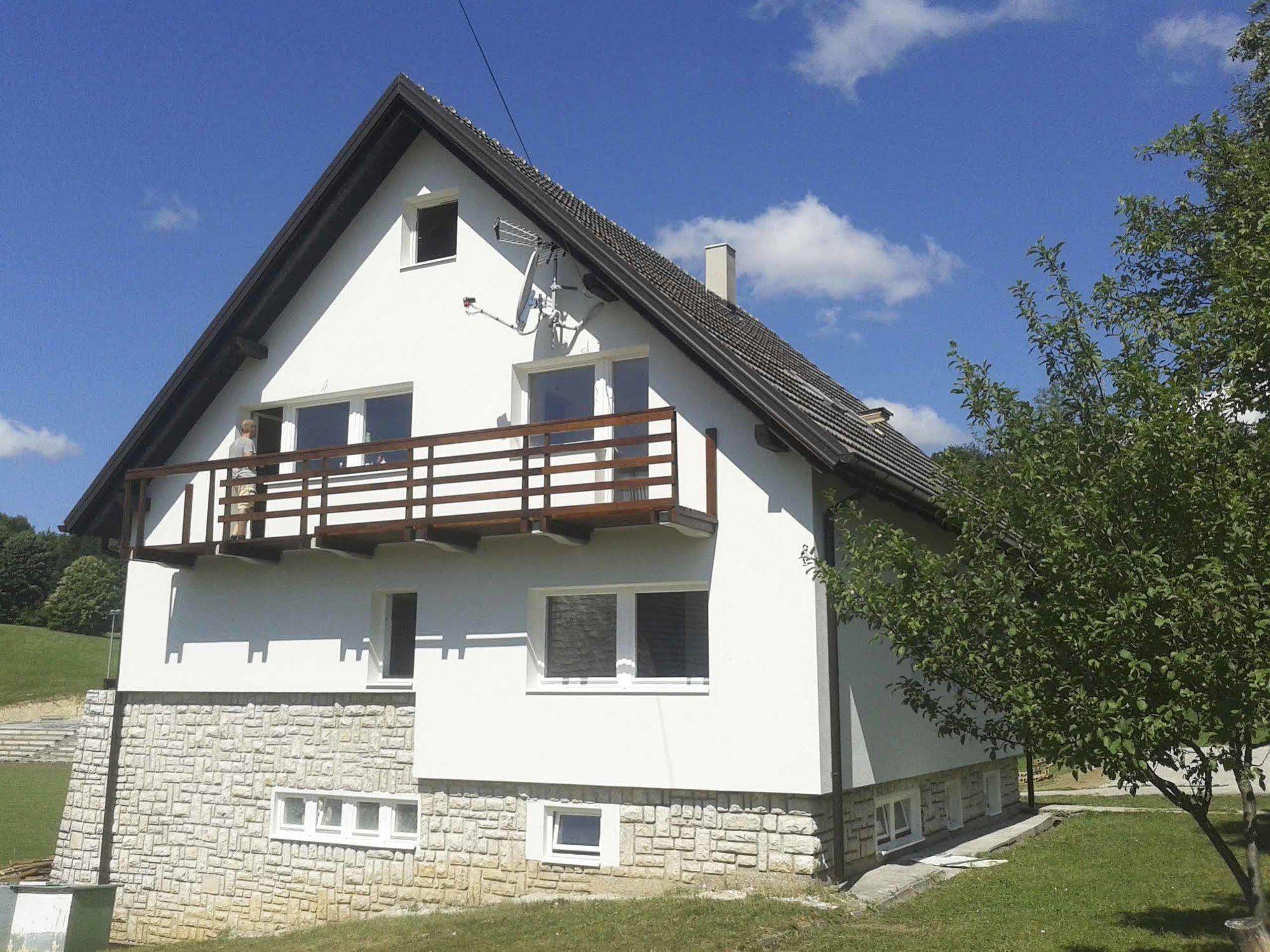 Guesthouse Bor Plitvice Lakes พลิตวิชกา เยเซรา ภายนอก รูปภาพ